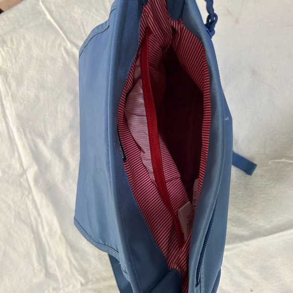 Herschel Messenger bag. Only used a few times. - Picture 3 of 3